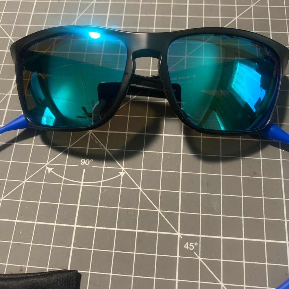 Men’s Oakley sunglasses